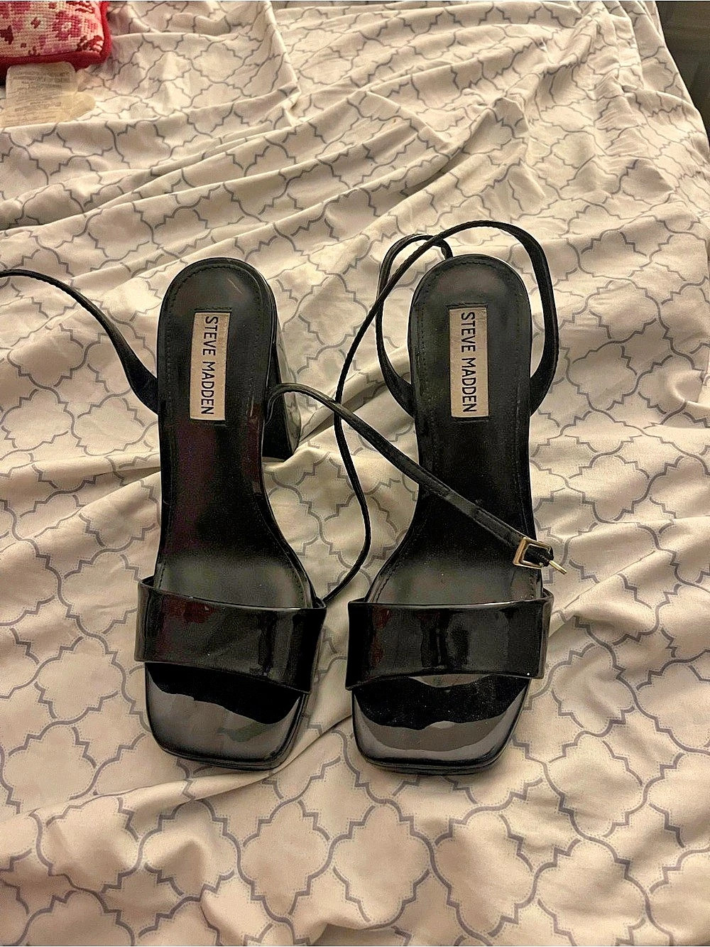 Steve Madden Sullivan Black Patent Heels